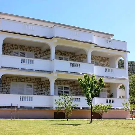 Apartament Dachgeschosswohnung Auf Zwei Etagen Mit Schoenem Meerblick By Interhome Supetarska Draga