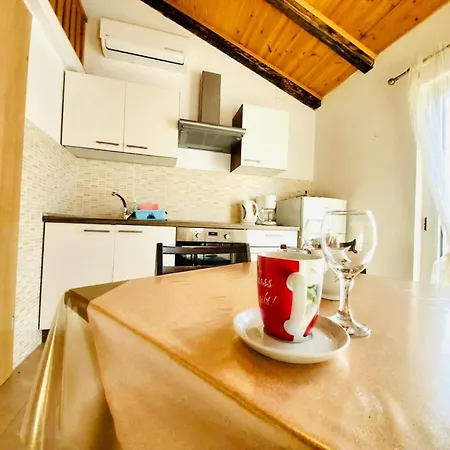 Apartament Dachgeschosswohnung Auf Zwei Etagen Mit Schoenem Meerblick By Interhome