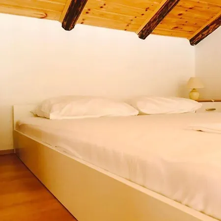Dachgeschosswohnung Auf Zwei Etagen Mit Schoenem Meerblick By Interhome Apartament Supetarska Draga