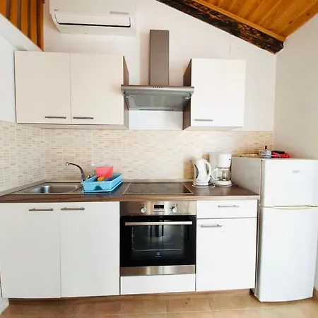 Apartment Dachgeschosswohnung Auf Zwei Etagen Mit Schoenem Meerblick By Interhome