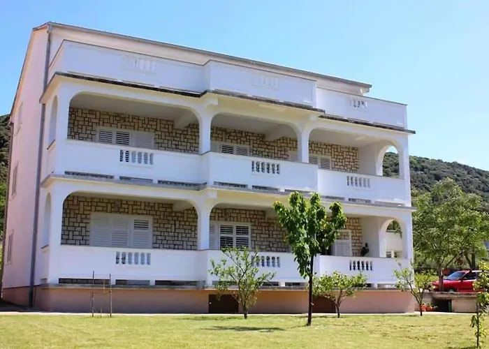 Apartment Dachgeschosswohnung Auf Zwei Etagen Mit Schoenem Meerblick By Interhome Supetarska Draga