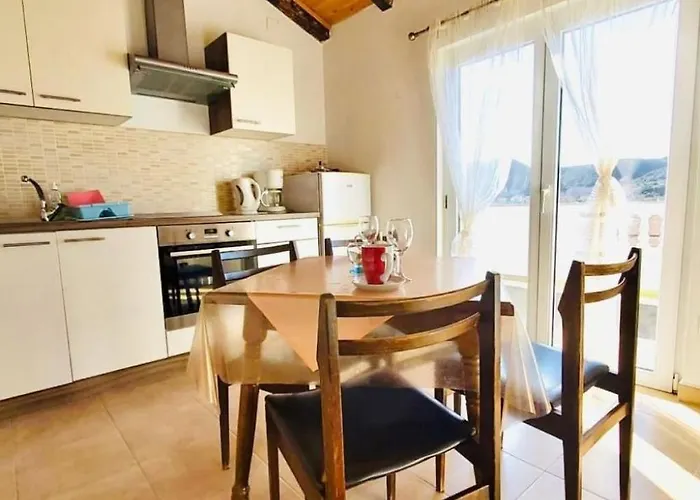 Dachgeschosswohnung Auf Zwei Etagen Mit Schoenem Meerblick By Interhome * Supetarska Draga