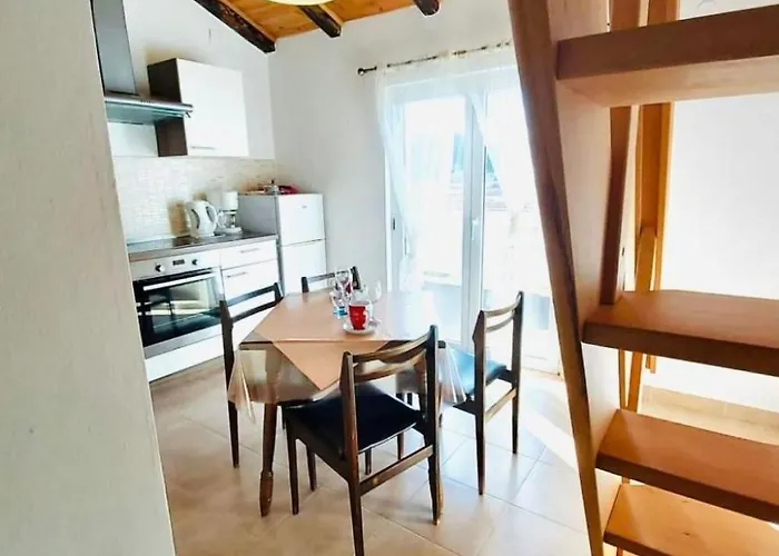 Dachgeschosswohnung Auf Zwei Etagen Mit Schoenem Meerblick By Interhome *